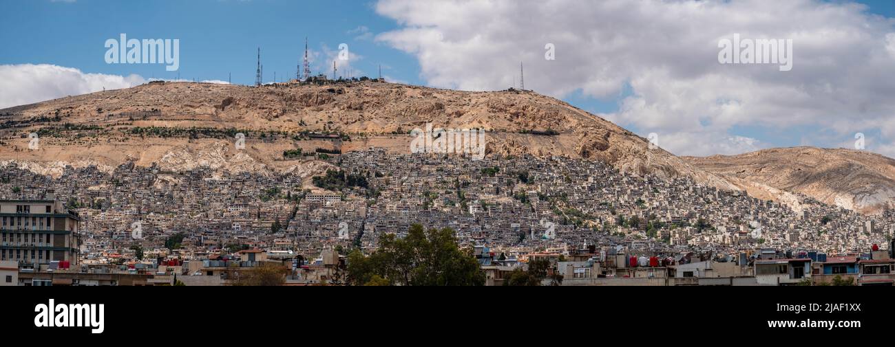Skyline von Damaskus Stadt und Berg (Berg Qasioun) Stockfoto