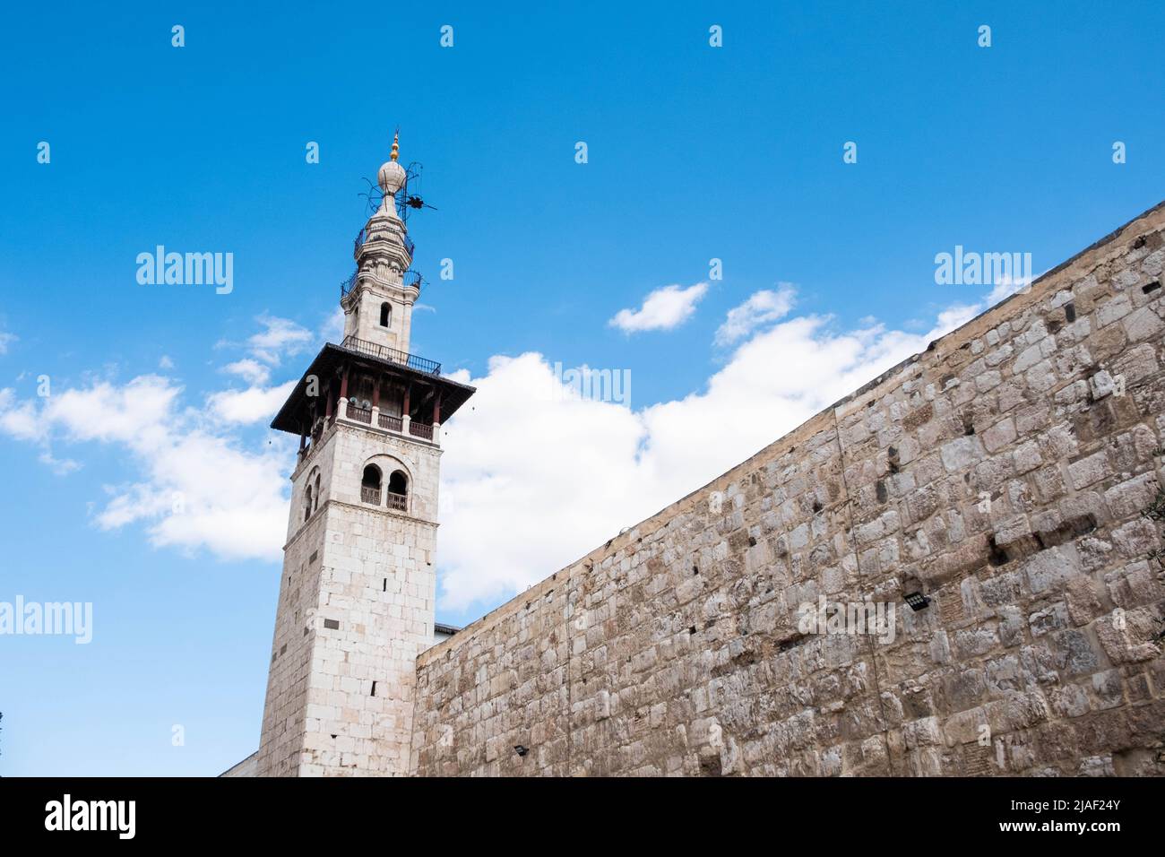 Damaskus, Syrien - Mai 2022: Außenansicht der Umayyad-Moschee und des Mausoleums von Saladin in Damaskus Stockfoto