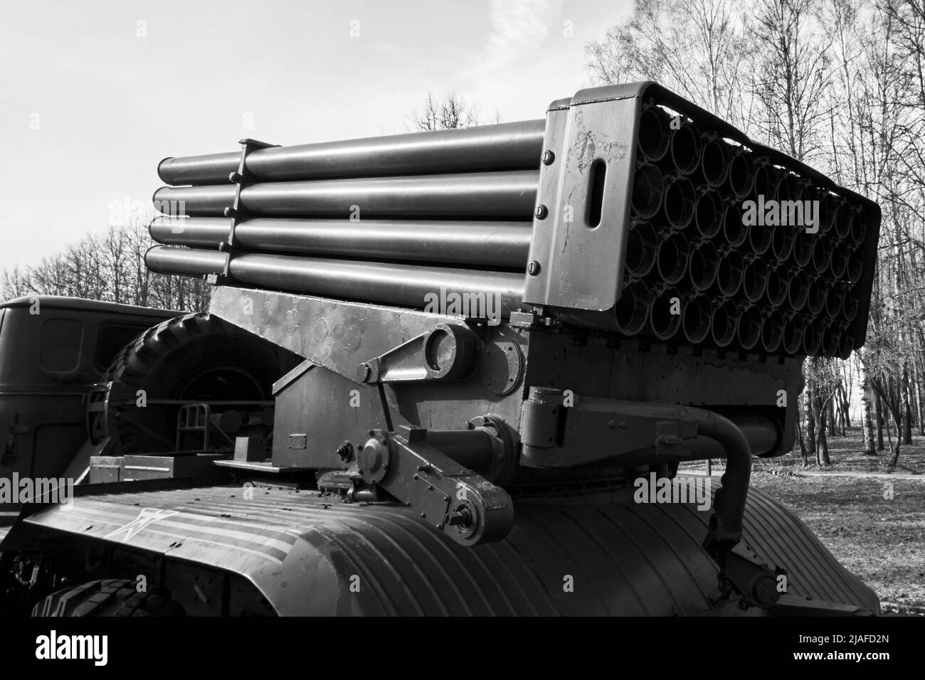 Mehrere Raketenabschusssystem auf der Basis der Armee LKW Stockfoto