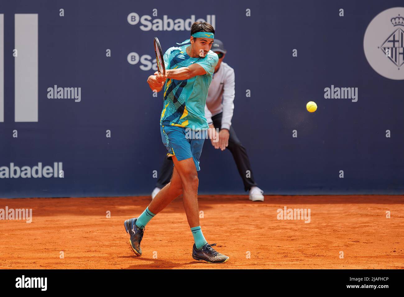 BARCELONA - APR 22: Lorenzo Sonego in Aktion während des Barcelona Open Banc Sabadell Tennisturniers im Real Club De Tenis Barcelona am 22. April 20 Stockfoto