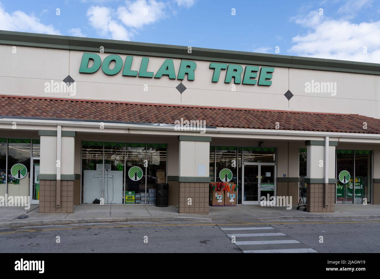 Houston, Texas, USA - 5. Januar 2022: Ein Dollar Tree-Geschäft in Houston, Texas, USA. Stockfoto