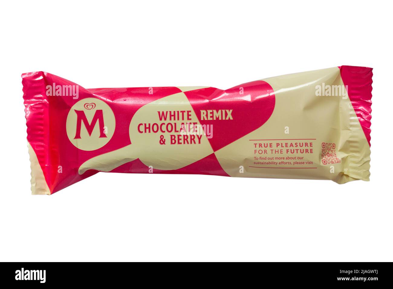 Magnum White Chocolate & Berry Remix Eiscreme isoliert auf weißem Hintergrund - UK wahre Freude für die Zukunft Stockfoto