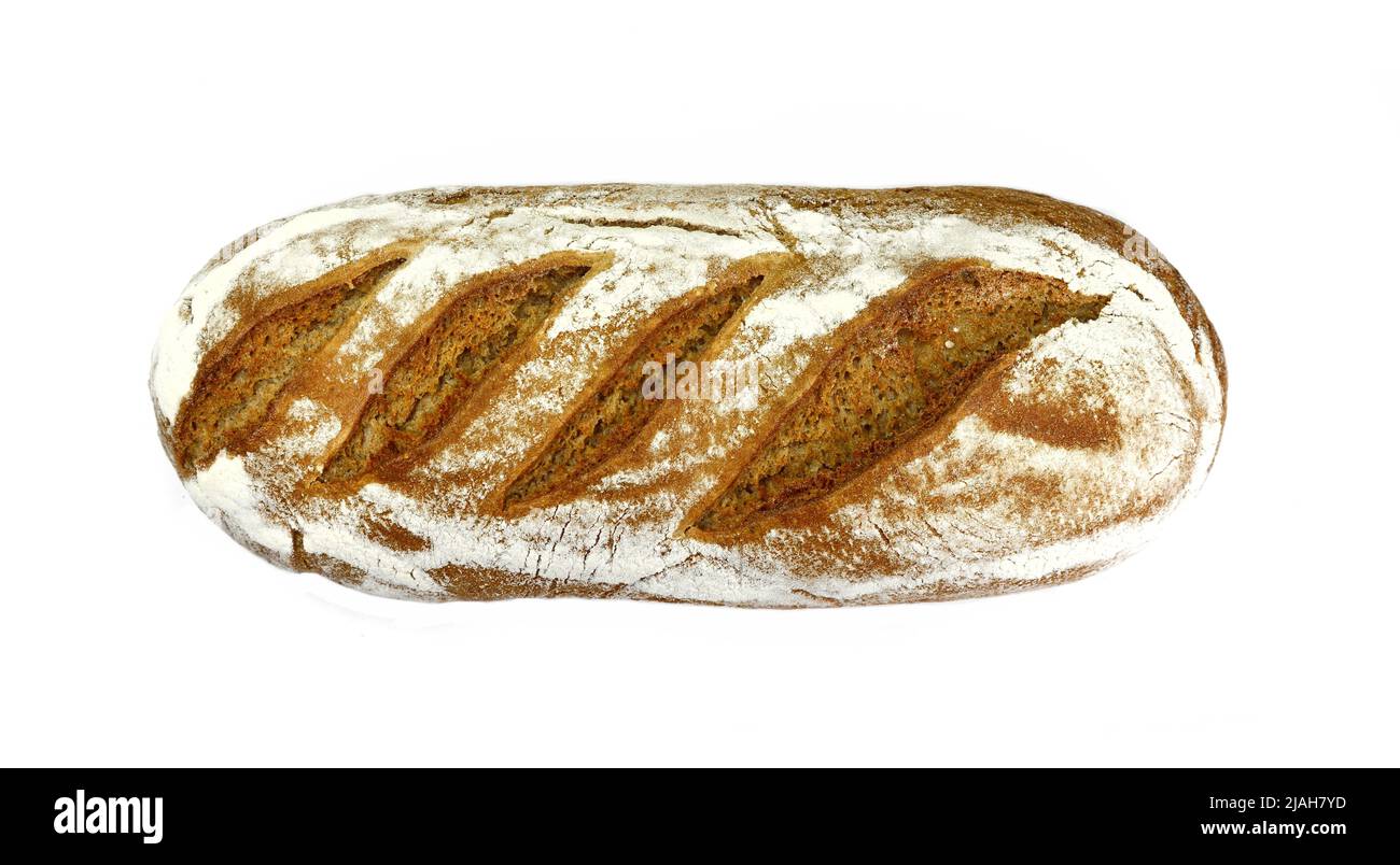 Frisches Roggenbrot oder Vollkornbrot. Isoliertes Objekt auf weißem Hintergrund. Gesundes gebackenes Brot, Vollbrot auf weißem Hintergrund. Stockfoto