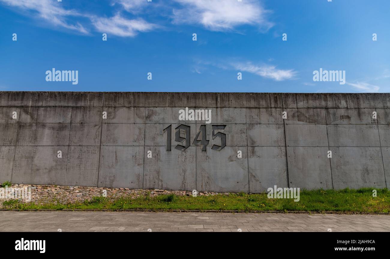 Ein Bild der Platte des Denkmals des Ghettos von Łódź aus dem Jahr 1945. Stockfoto