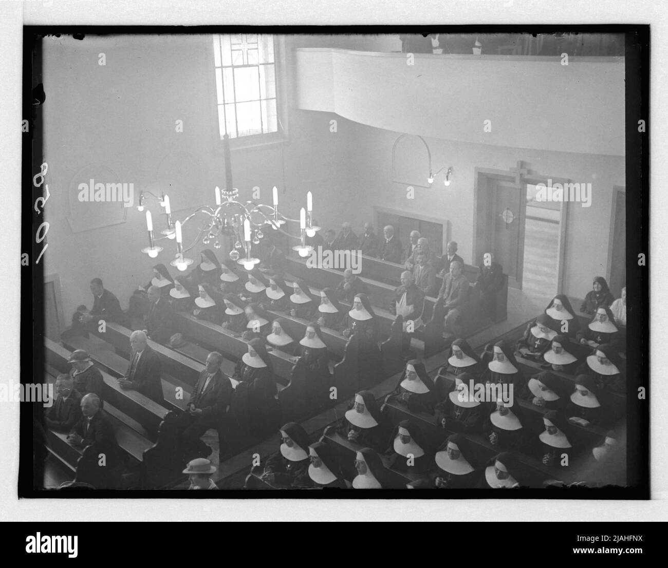 13., Wittegasse 3-5: Messe in der Kapelle des Greisenasyl Stockfoto