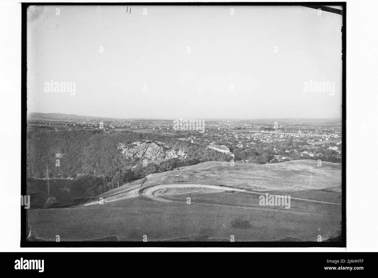 Panoramablick von der Perchtoldsdorfer Heide im Wiener Schwimmbad Stockfoto