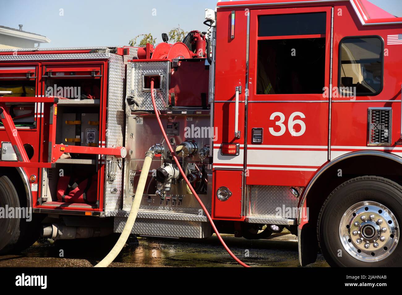 SDFD Engine 36 – Wasserversorgung für Feuerwehrleute Stockfoto