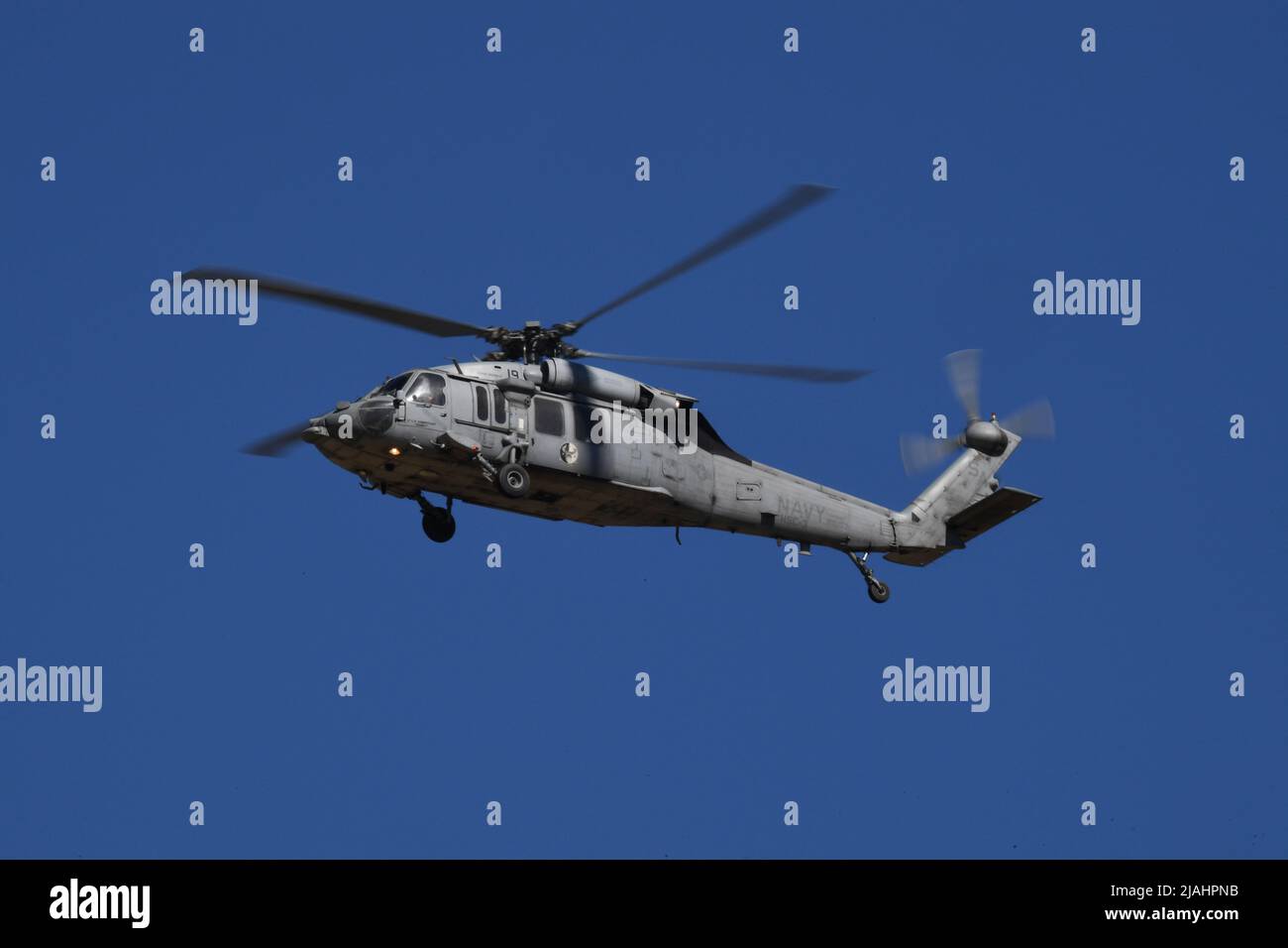 MH-60s von HSC-3 Merlins über die Annäherung an NAF El Centro, Kalifornien Stockfoto