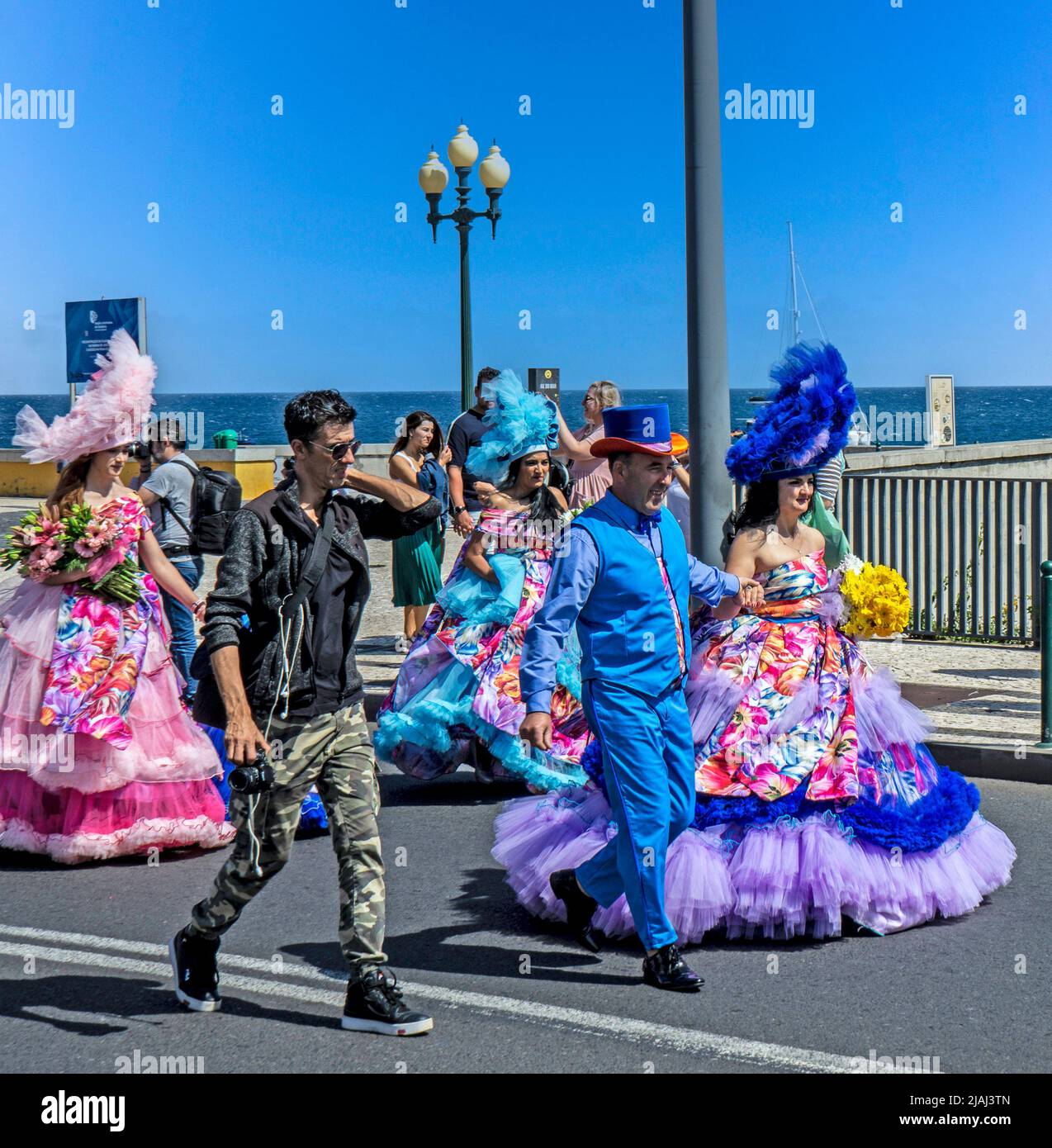 Teilnehmer an der jährlichen Blumenfestival-Parade in Funchal, Madeira. Stockfoto