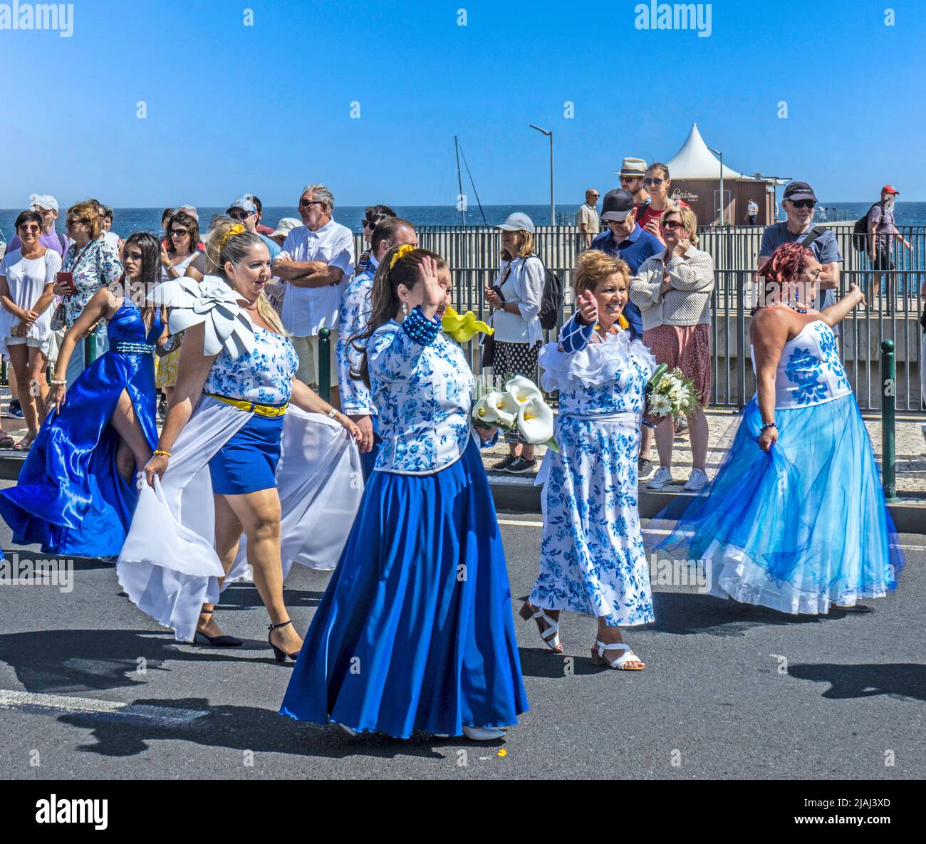 Teilnehmer an der jährlichen Blumenfestival-Parade in Funchal, Madeira. Stockfoto