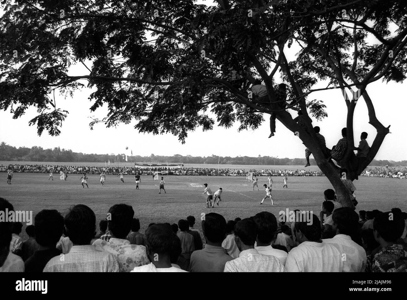 Fußballspiel im ländlichen Raum, Kathiadi, Kishorganj, Bangladesch Stockfoto