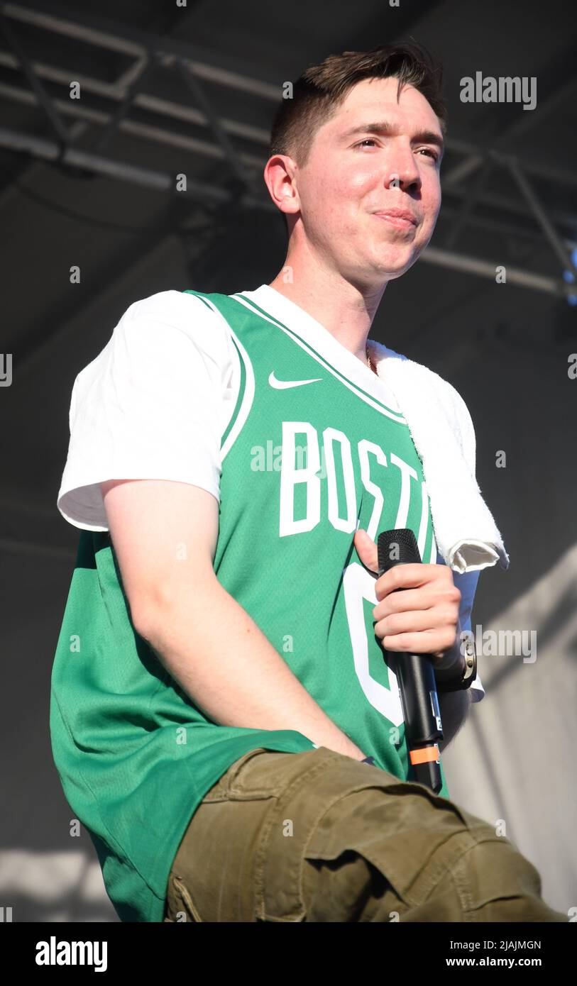 Rapper Cam Meekins wird am 29. Mai 2022 während eines Live-Konzerts beim Boston Calling Music Festival in Allston, Massachusetts, auf der Bühne gezeigt. Stockfoto
