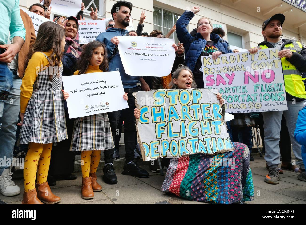 London, Großbritannien. Demonstranten gegen die erste Abschiebeflucht in den Irak seit einem Jahrzehnt versammelten sich vor den Büros der Kurdischen Regionalgouvernement Stockfoto
