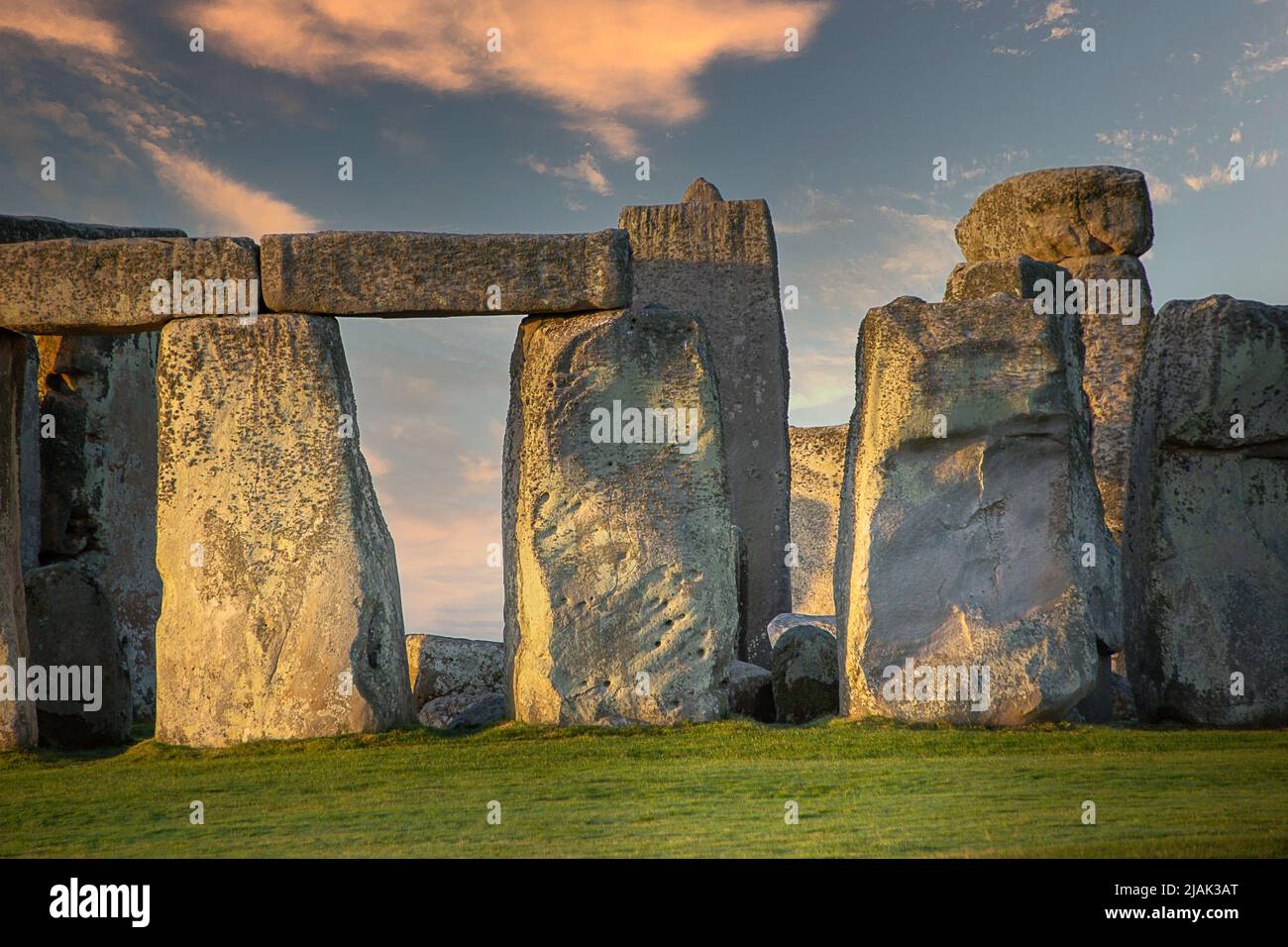 Stonehenge, ein prähistorisches Wahrzeichen in der englischen Landschaft. Weltkulturerbe Stockfoto