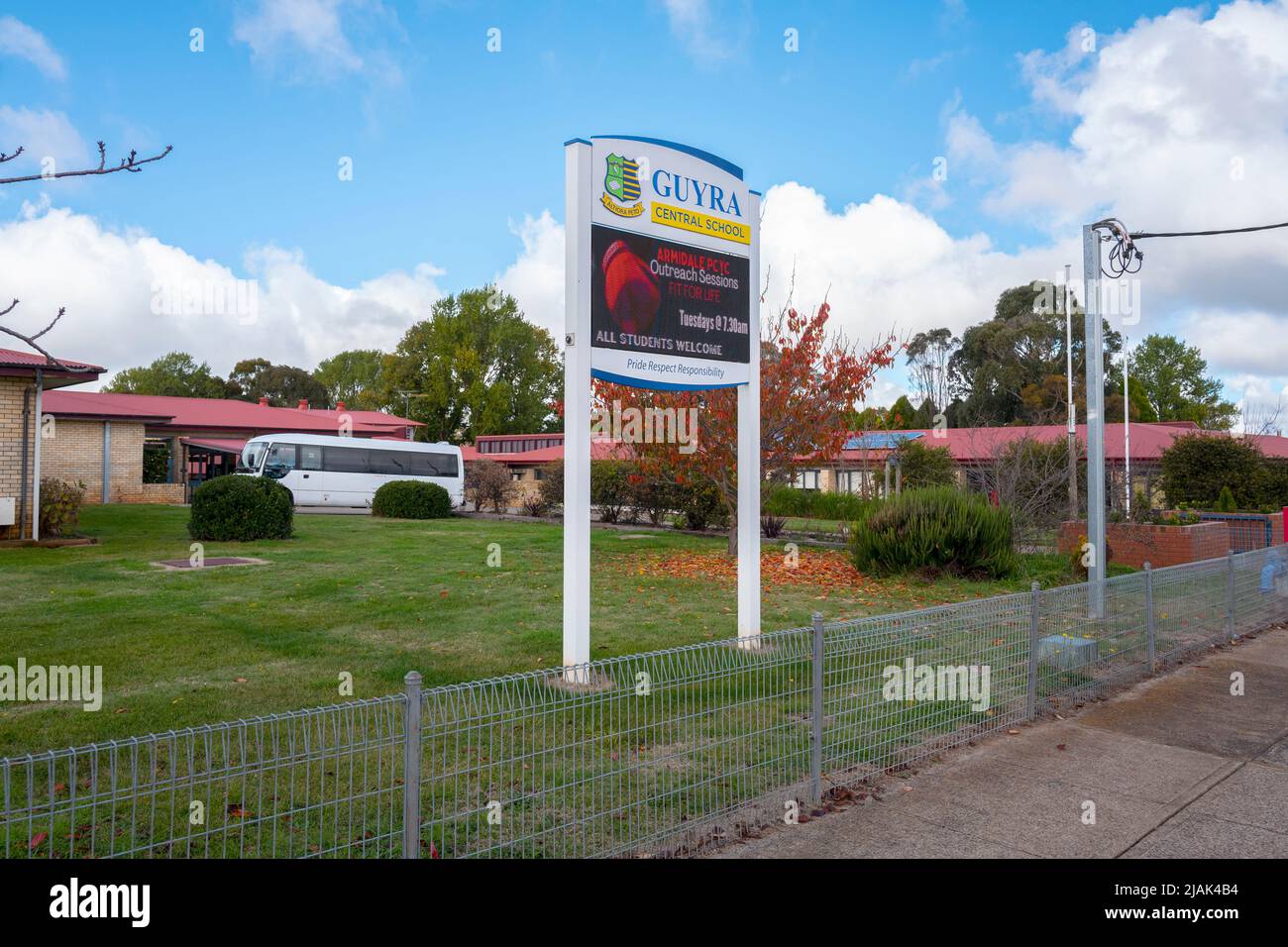 Die Guyra Central School ist eine kombinierte Schule mit Koeducierung, die die Jahre K-12, also sowohl Primär- als auch Sekundarstufe, in Guyra, New England, New South Wales, abbildet Stockfoto