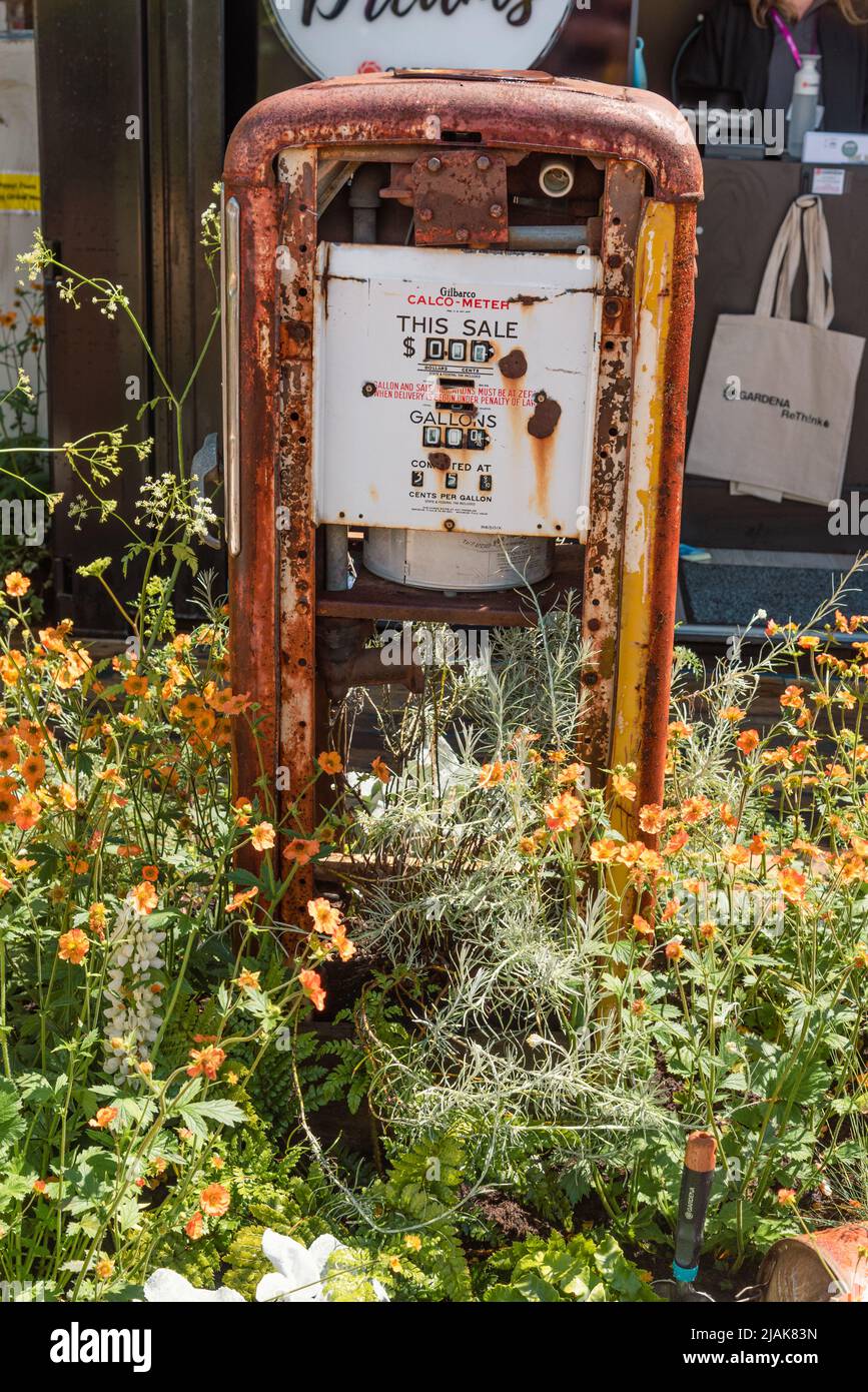 Die alte Gaspumpe auf der Chelsea Flower Show Stockfoto