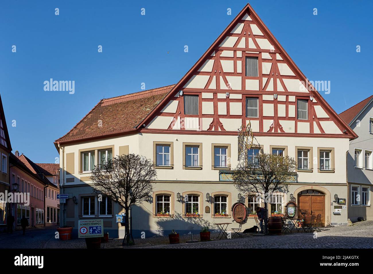 Gasthof 'zum Storchen', das älteste bekannte Fachwerk-Bürgerhaus von Bayern, breiter Massivbau mit Fachwerk, am Weinmarkt, Bad Windsheim, Bayern, D Stockfoto
