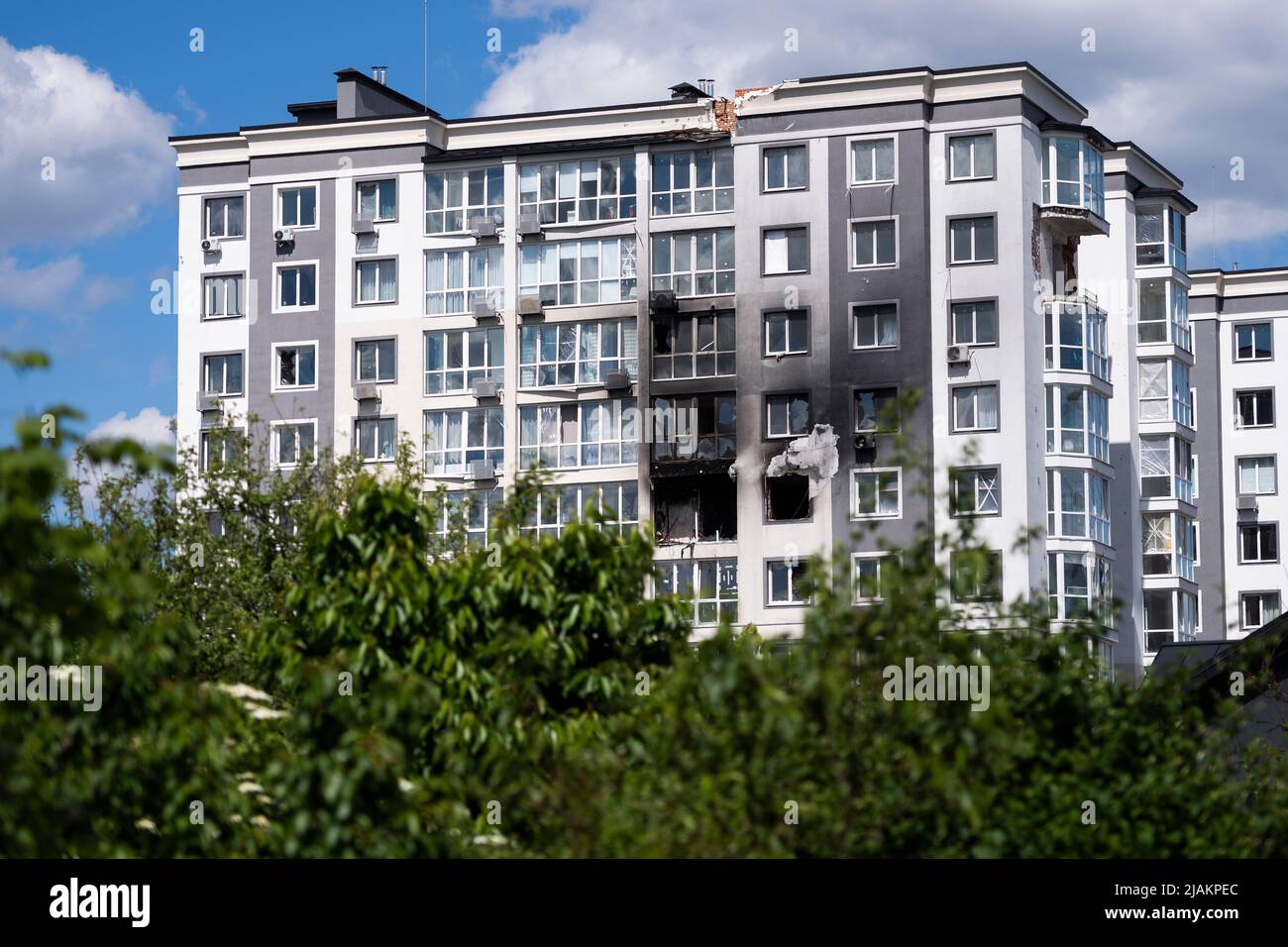 Bucha, Ukraine. 29.. Mai 2022. Zerstörtes Wohnhaus in Bucha, Ukraine, 29. Mai 2022. Quelle: Ondrej Deml/CTK Photo/Alamy Live News Stockfoto