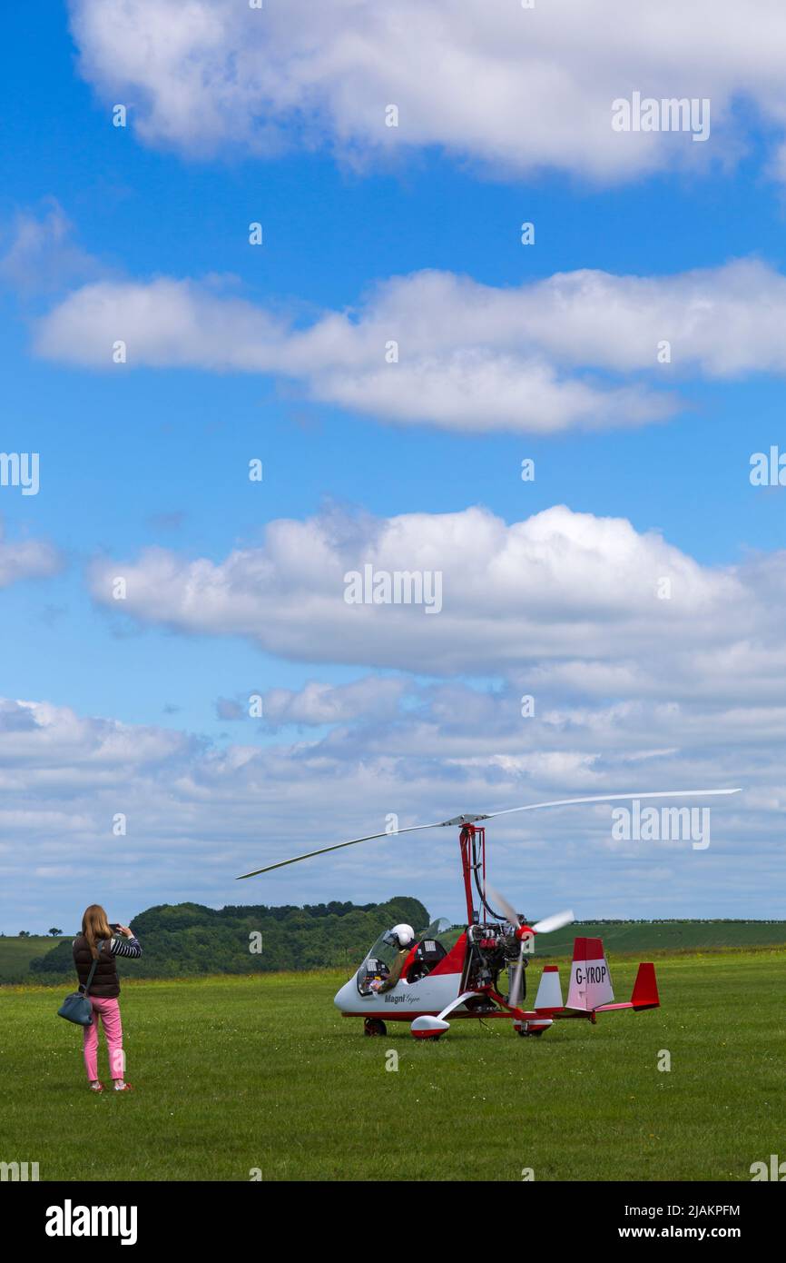 Magni Gyro YROP-Tragschrauber auf dem Flugplatz Compton Abbas, Dorset, Großbritannien, im Mai Stockfoto