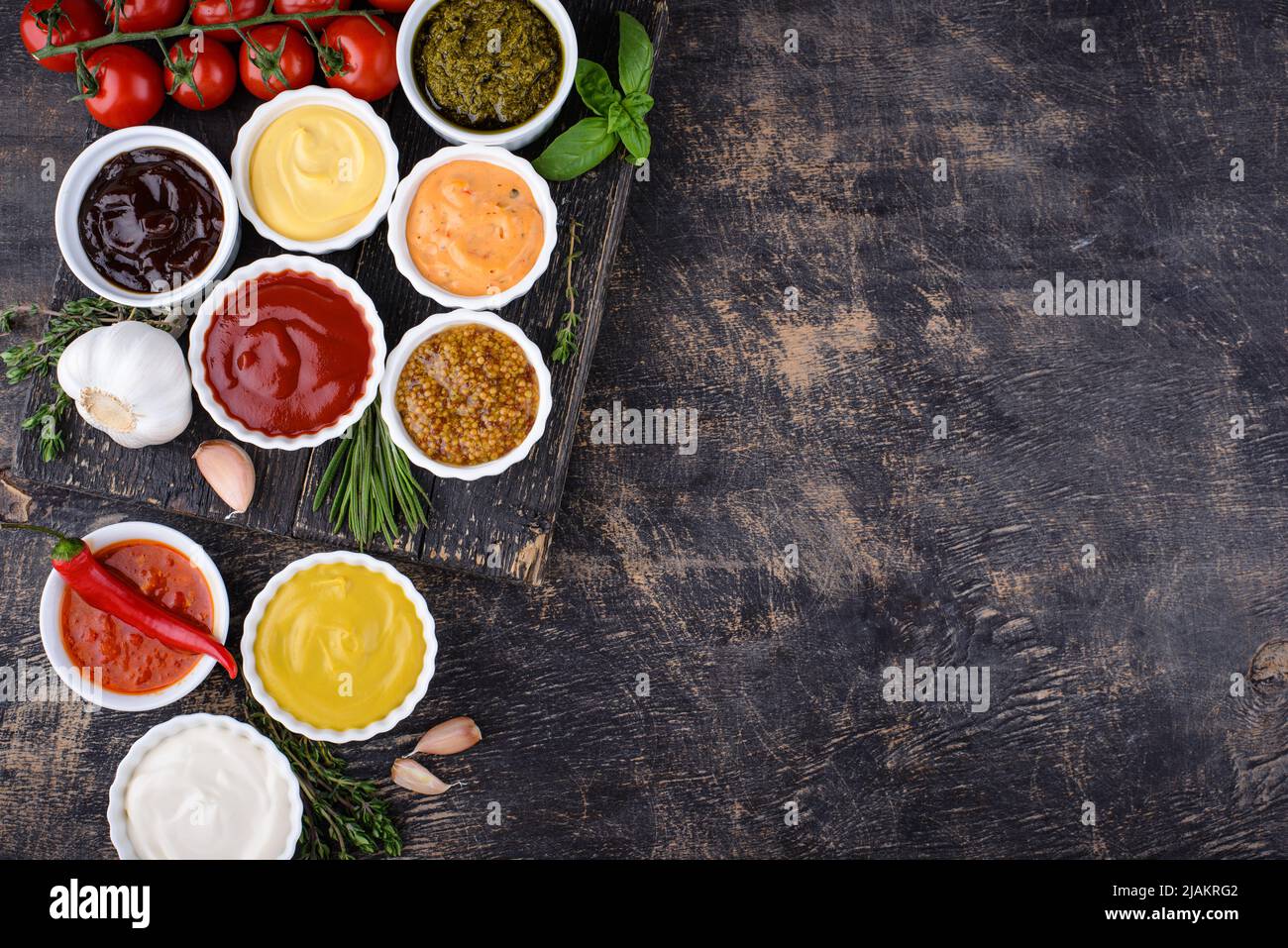 Set aus verschiedenen Saucen. Ketchup, Senf und Mayonnaise Stockfoto