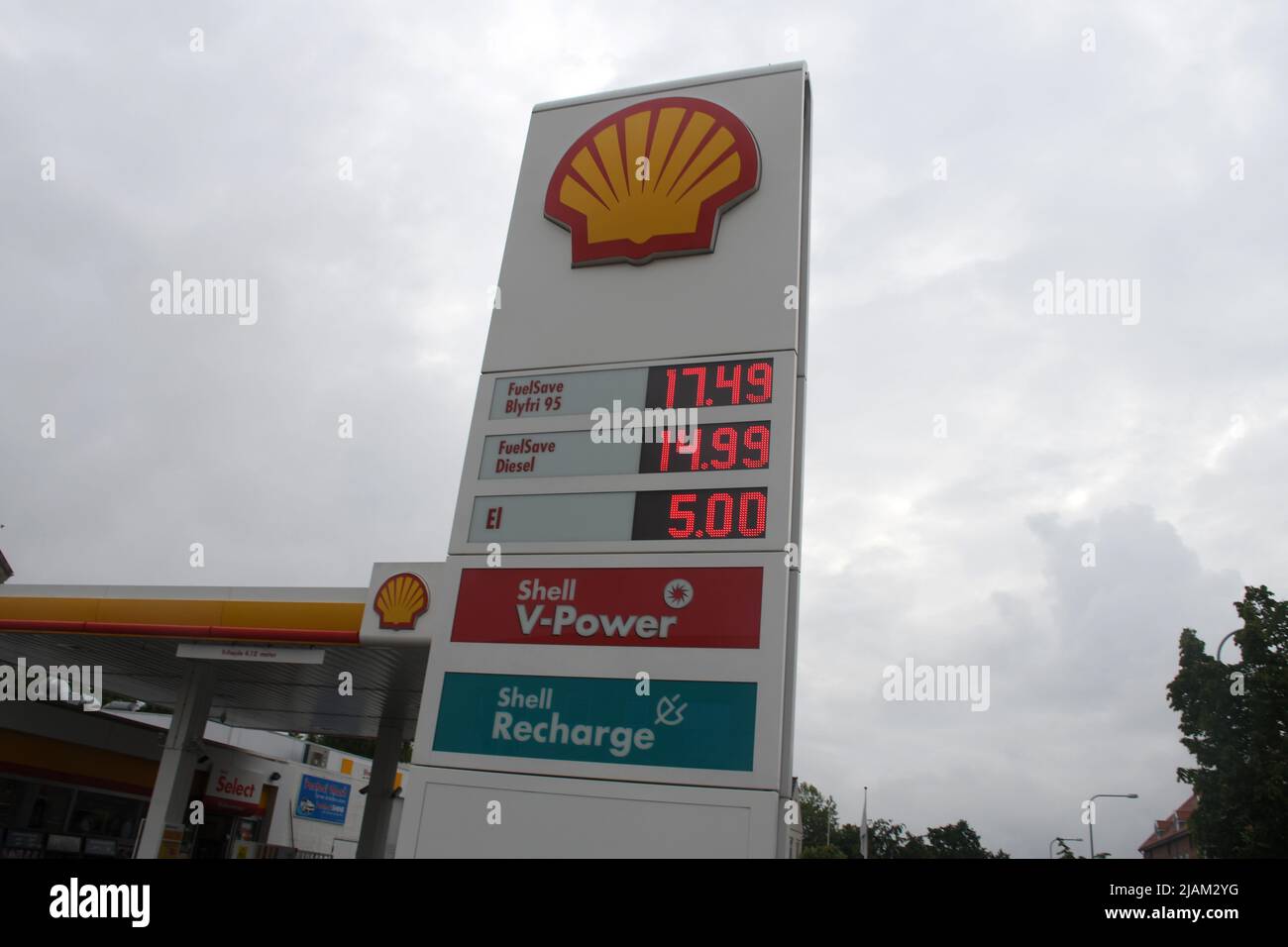 Kastrup/Kopenhagen/Dänemark/31 MAY l2022/Shell Benzin- und Shell ...