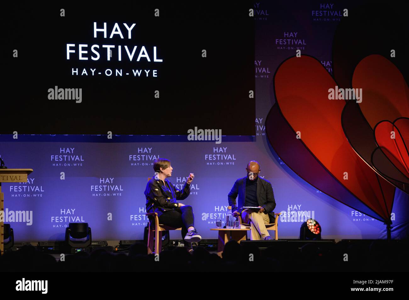 Hay-on-Wye, Wales, Großbritannien. 31.. Mai 2022. 168 - Jess Phillips spricht mit Hugh Muir beim Hay Festival 2022, Wales. Quelle: Sam Hardwick/Alamy. Stockfoto