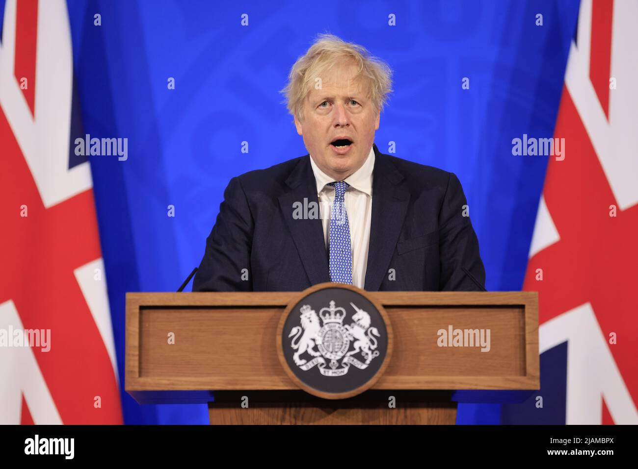 Premierminister Boris Johnson spricht auf einer Pressekonferenz als Reaktion auf die Veröffentlichung des Berichts von Frau Sau Gray in „Partygate“ in der Downing Street, Ma Stockfoto