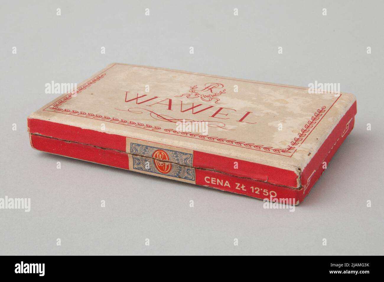 Unverpackte Zigarettenverpackungen Wawel Duts von Papierprodukten Stockfoto