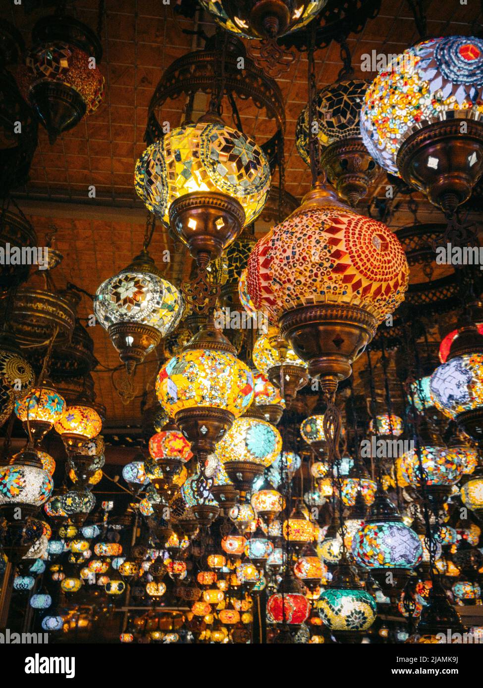 orientalische Lampen im türkischen Souvenirladen Stockfotografie - Alamy