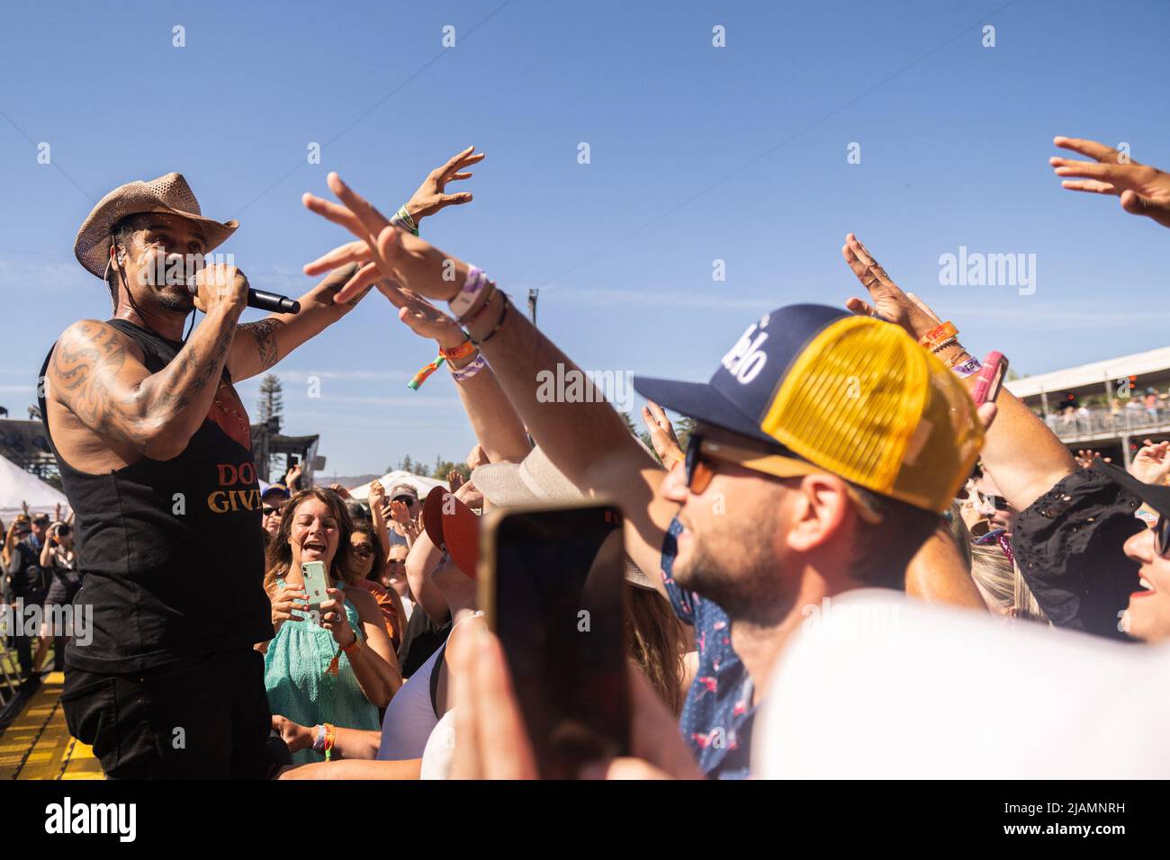 Michael Franti- Michael Franti und Spearhead führen während der BottleRock Napa Valley 2022 auf der Napa Valley Expo am 29. Mai 2022 in Napa, Kalifornien, auf. Foto: Chris Tuite/imageSPACE/Sipa USA Stockfoto