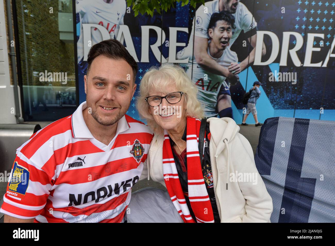 London, England - 28.. Mai 2022 - Fans von Wigan Warriors. Rugby League Betfred Challenge Cup Final Huddersfield Giants vs Wigan Warriors im Totenham Hotspur Stadium, London, Großbritannien Dean Williams Stockfoto