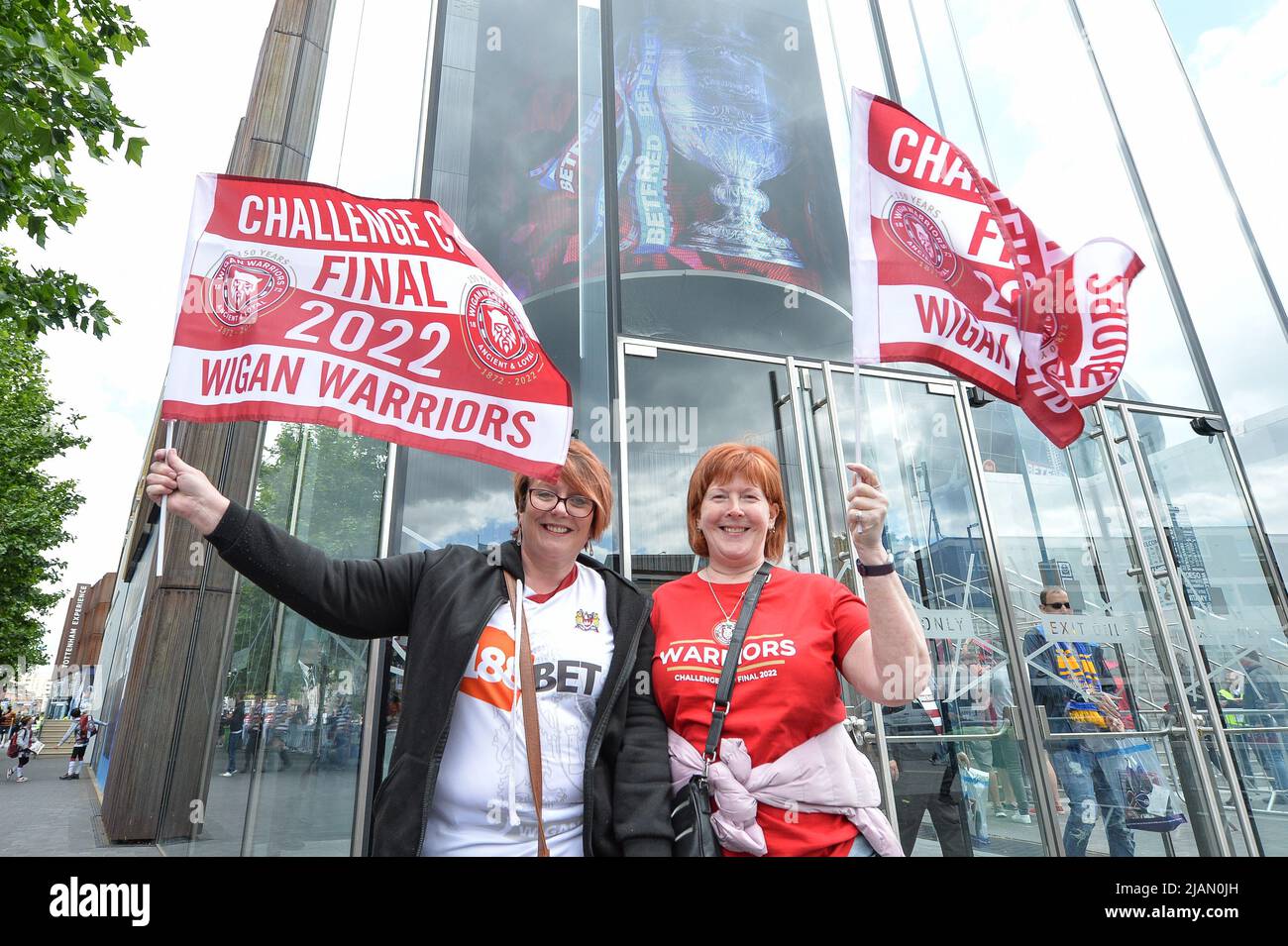 London, England - 28.. Mai 2022 - Fans von Wigan Warriors. Rugby League Betfred Challenge Cup Final Huddersfield Giants vs Wigan Warriors im Totenham Hotspur Stadium, London, Großbritannien Dean Williams Stockfoto