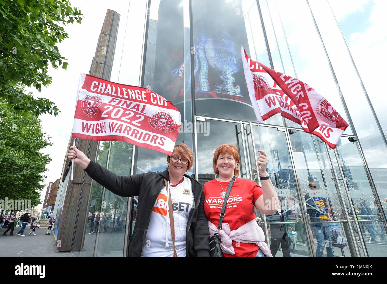 London, England - 28.. Mai 2022 - Fans von Wigan Warriors. Rugby League Betfred Challenge Cup Final Huddersfield Giants vs Wigan Warriors im Totenham Hotspur Stadium, London, Großbritannien Dean Williams Stockfoto