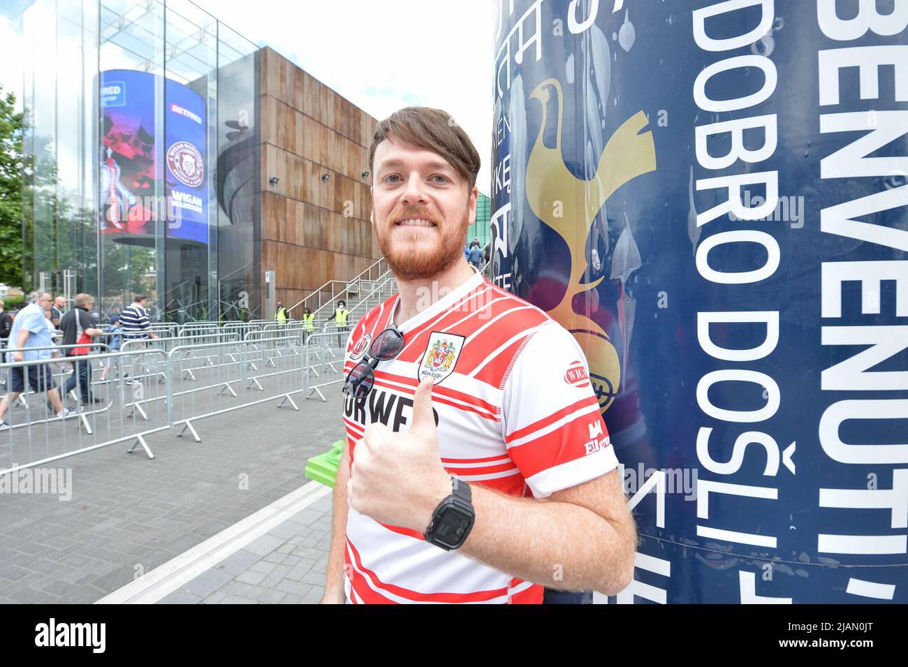 London, England - 28.. Mai 2022 - Fans von Wigan Warriors. Rugby League Betfred Challenge Cup Final Huddersfield Giants vs Wigan Warriors im Totenham Hotspur Stadium, London, Großbritannien Dean Williams Stockfoto