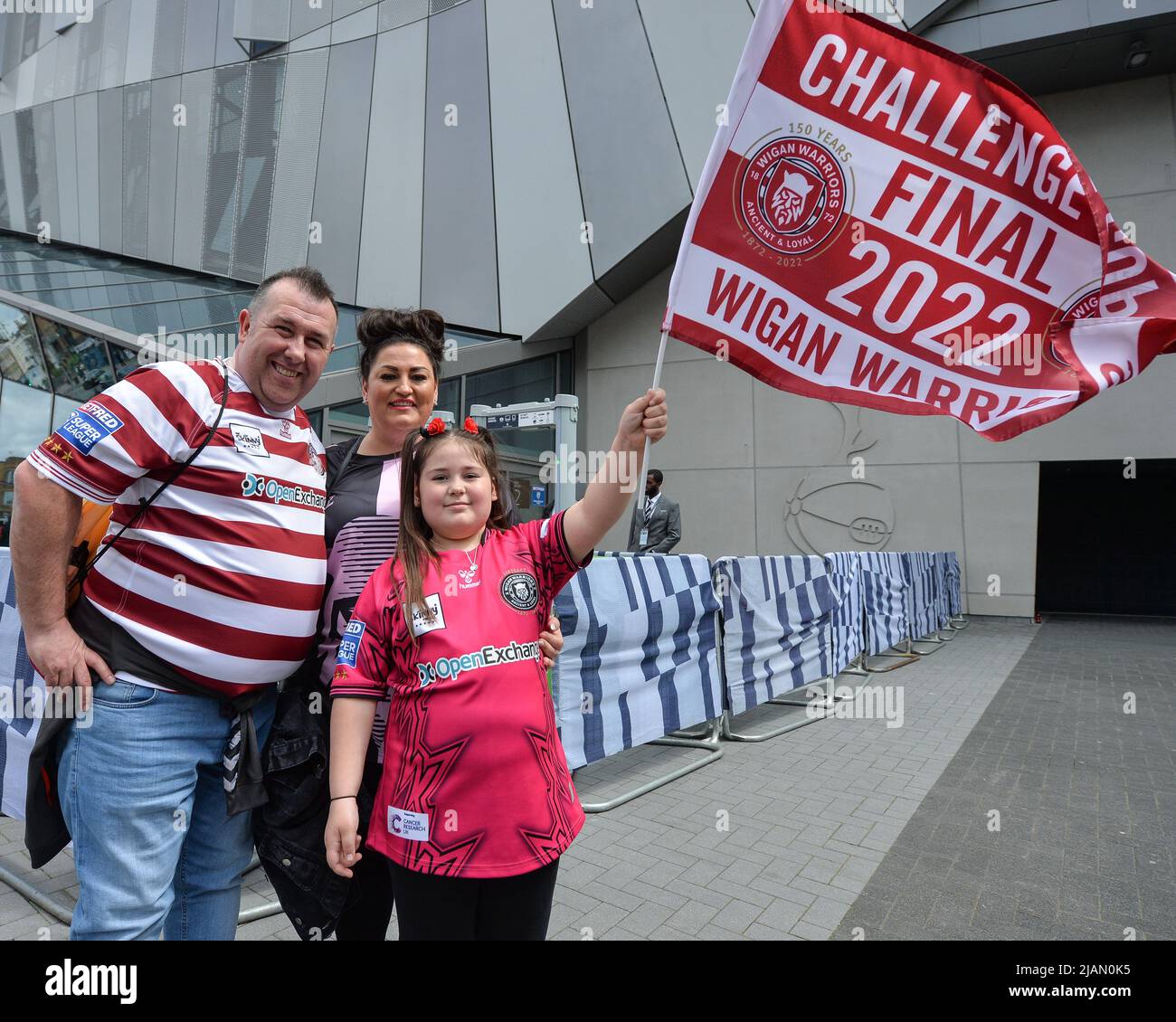 London, England - 28.. Mai 2022 - Fans von Wigan Warriors. Rugby League Betfred Challenge Cup Final Huddersfield Giants vs Wigan Warriors im Totenham Hotspur Stadium, London, Großbritannien Dean Williams Stockfoto