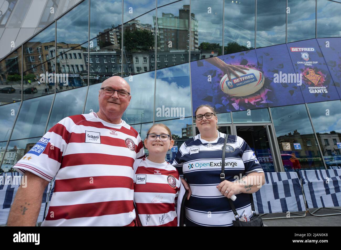 London, England - 28.. Mai 2022 - Fans von Wigan Warriors. Rugby League Betfred Challenge Cup Final Huddersfield Giants vs Wigan Warriors im Totenham Hotspur Stadium, London, Großbritannien Dean Williams Stockfoto