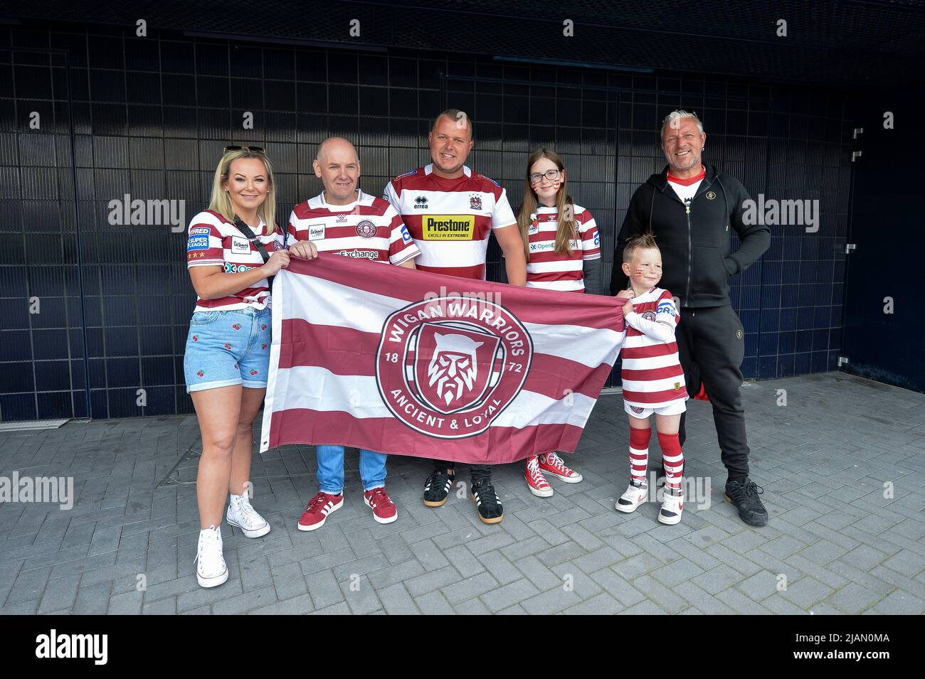 London, England - 28.. Mai 2022 - Fans von Wigan Warriors. Rugby League Betfred Challenge Cup Final Huddersfield Giants vs Wigan Warriors im Totenham Hotspur Stadium, London, Großbritannien Dean Williams Stockfoto