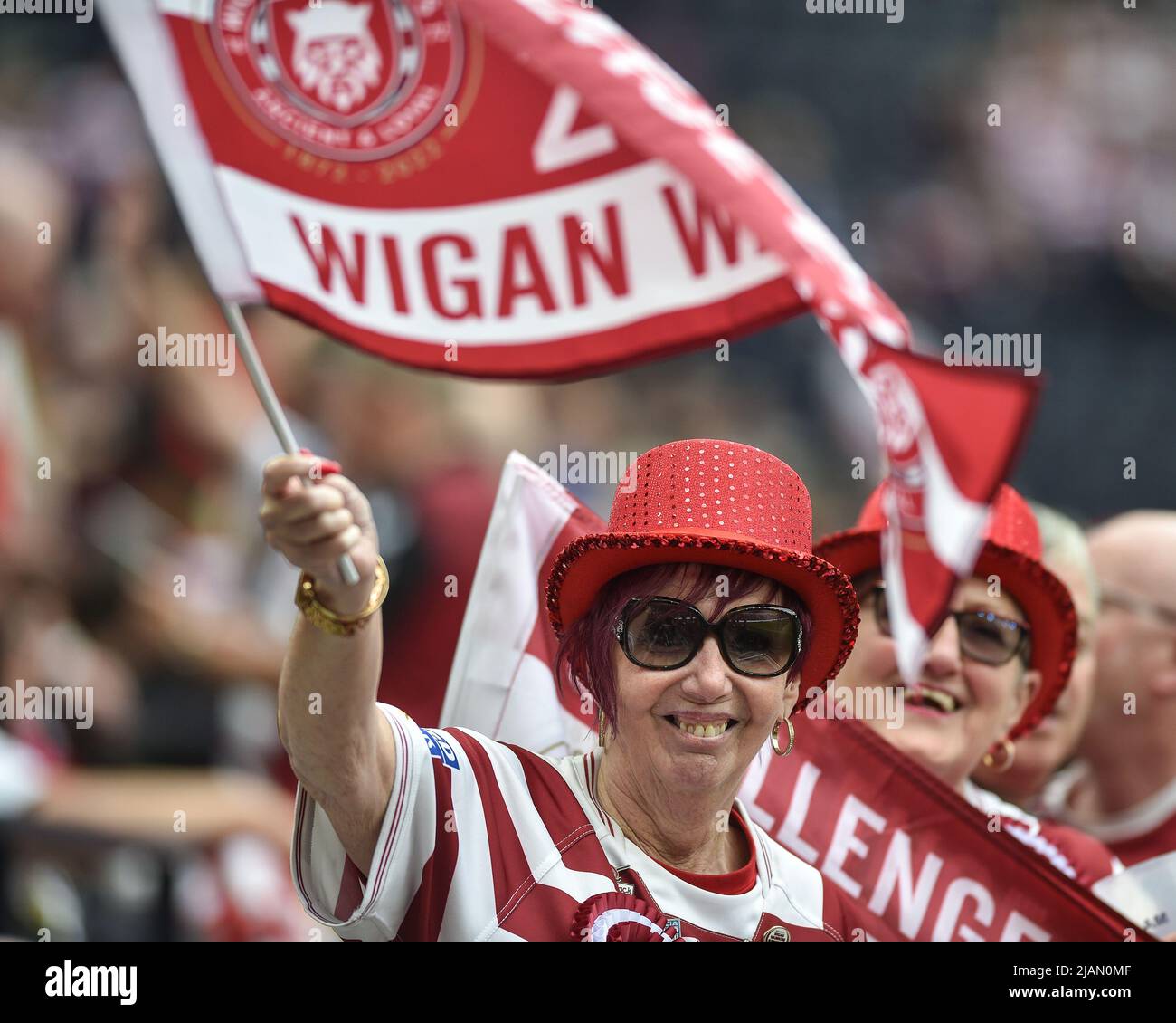 London, England - 28.. Mai 2022 - Fans von Wigan Warriors. Rugby League Betfred Challenge Cup Final Huddersfield Giants vs Wigan Warriors im Totenham Hotspur Stadium, London, Großbritannien Dean Williams Stockfoto
