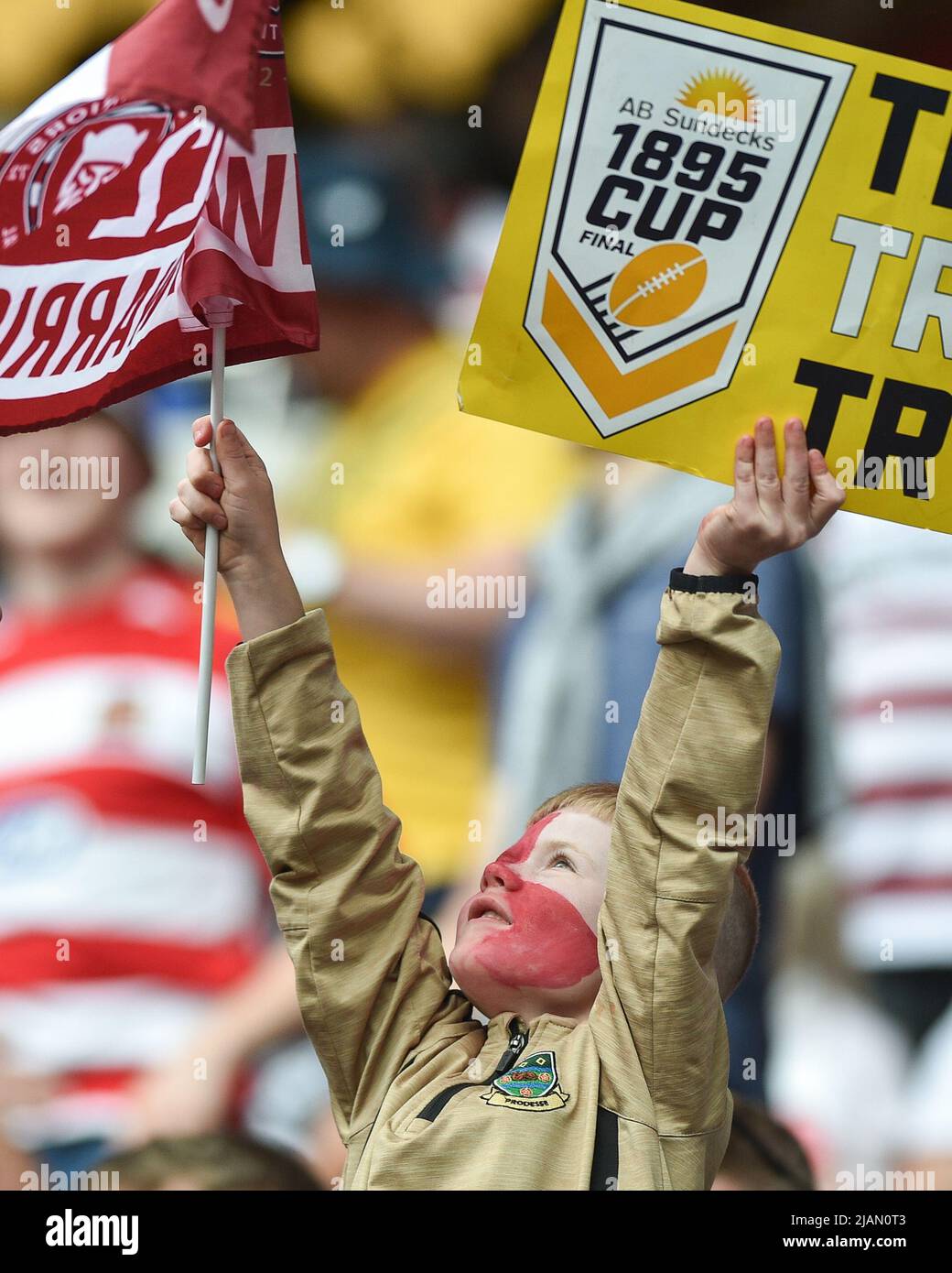 London, England - 28.. Mai 2022 - Fans von Wigan Warriors. Rugby League Betfred Challenge Cup Final Huddersfield Giants vs Wigan Warriors im Totenham Hotspur Stadium, London, Großbritannien Dean Williams Stockfoto