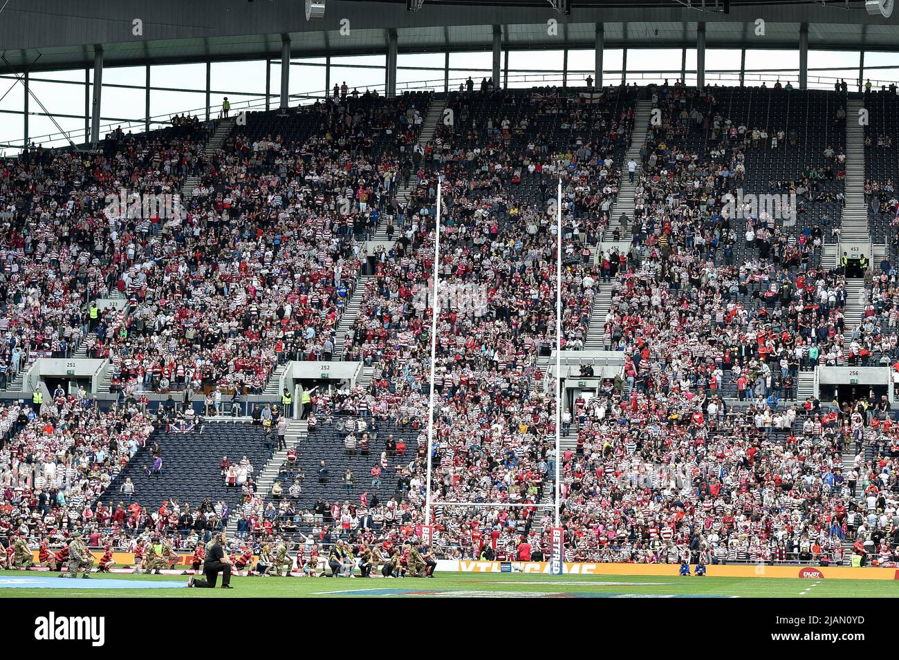 London, England - 28.. Mai 2022 - Fans von Wigan Warriors. Rugby League Betfred Challenge Cup Final Huddersfield Giants vs Wigan Warriors im Totenham Hotspur Stadium, London, Großbritannien Dean Williams Stockfoto