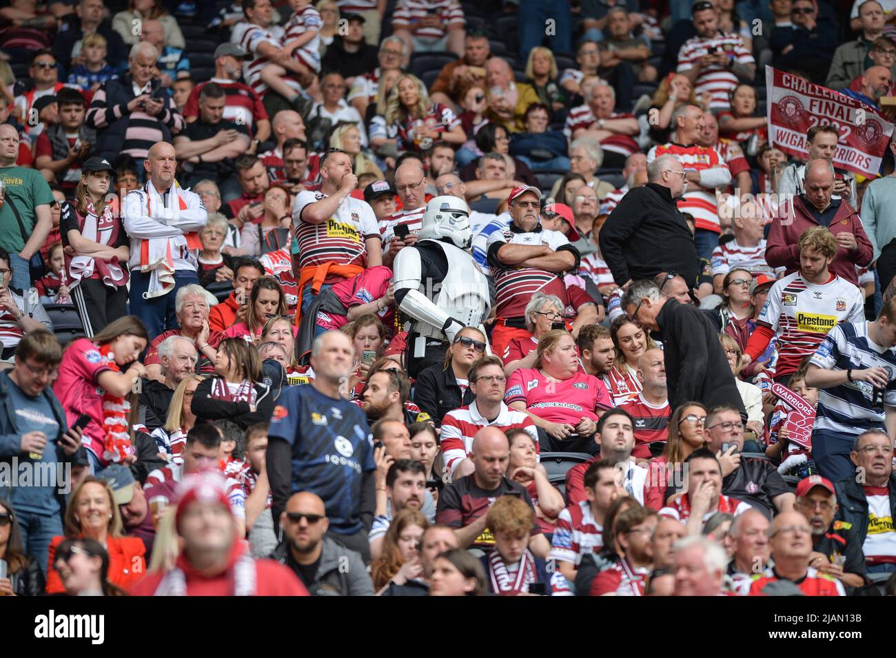 London, England - 28.. Mai 2022 - Fans von Wigan Warriors. Rugby League Betfred Challenge Cup Final Huddersfield Giants vs Wigan Warriors im Totenham Hotspur Stadium, London, Großbritannien Dean Williams Stockfoto