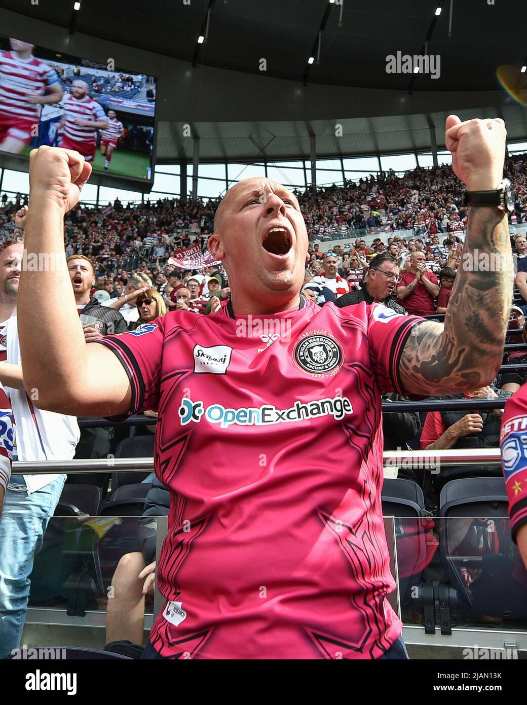 London, England - 28.. Mai 2022 - Fans von Wigan Warriors. Rugby League Betfred Challenge Cup Final Huddersfield Giants vs Wigan Warriors im Totenham Hotspur Stadium, London, Großbritannien Dean Williams Stockfoto