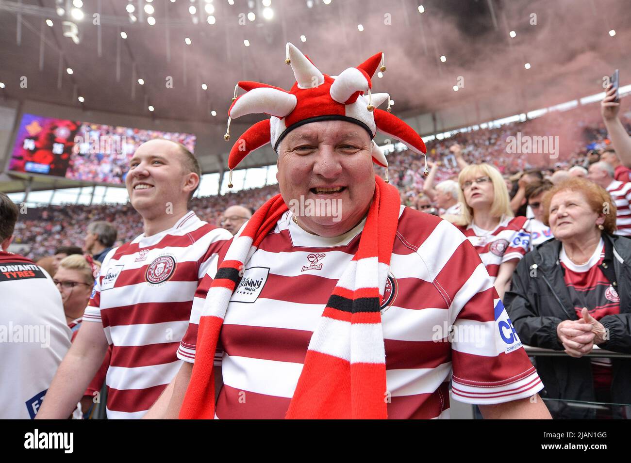 London, England - 28.. Mai 2022 - Fans von Wigan Warriors. Rugby League Betfred Challenge Cup Final Huddersfield Giants vs Wigan Warriors im Tottenham Hotspur Stadium, London, Großbritannien Dean Williams Stockfoto