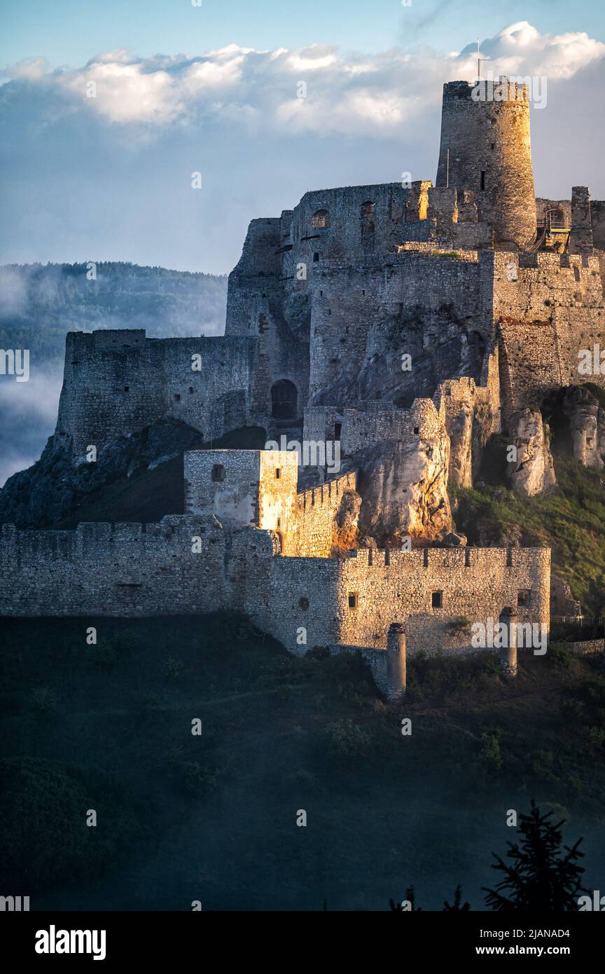 Die Ruinen der Burg Spis, Slowakei. Stockfoto