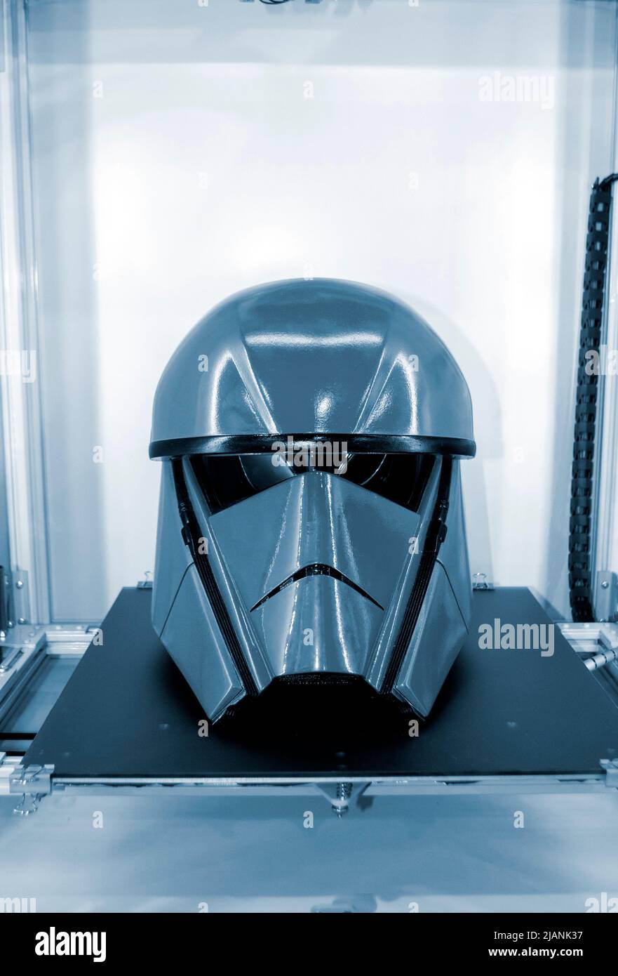 Objekt gedruckt auf 3D Drucker, auf Desktop von 3D Drucker. Fortschrittliche moderne Additivtechnologie. Konzept der industriellen Revolution von 4,0. Moderne 3D Druckadditiv-Technologie. Stockfoto