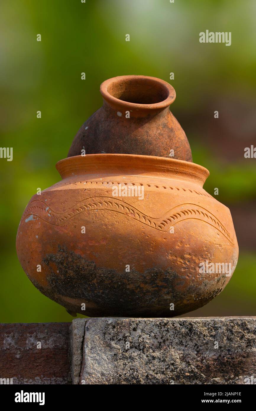 Alte Tontöpfe Stockfoto