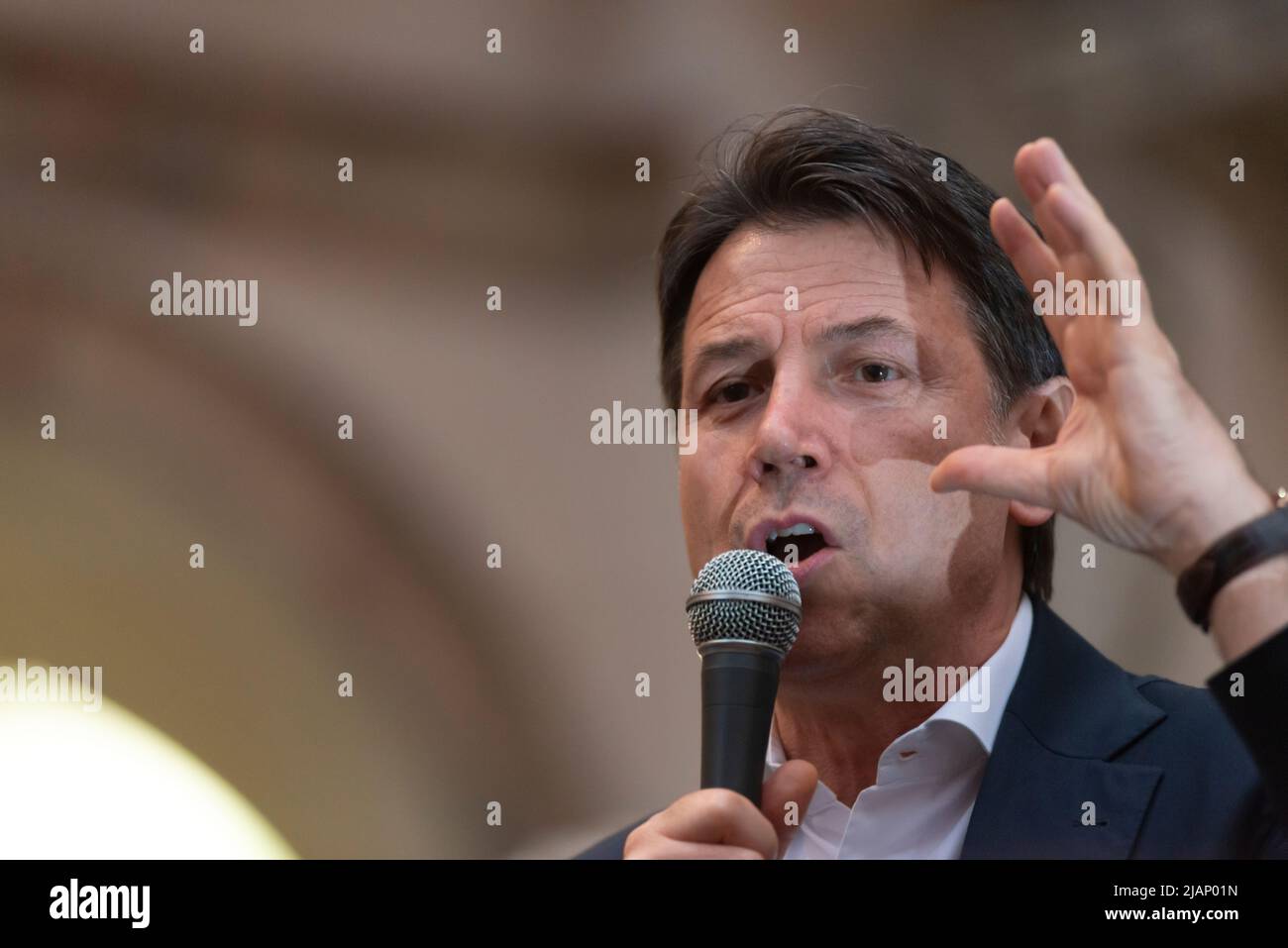 30/05/2022- Italien, Lombardei, Crema, Giuseppe Conte von Movimento Cinque Stelle, zur Unterstützung des Bürgermeisterkandidaten Stockfoto