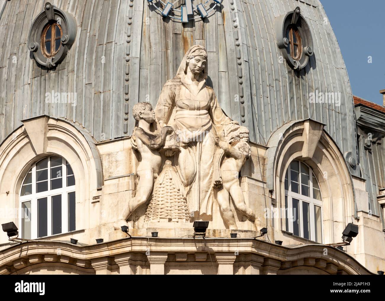 Statuen an der Fassade und architektonischen Details in Sofia, Bulgarien, Osteuropa, Balkan, EU Stockfoto