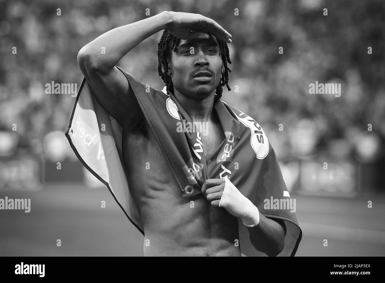 LONDON, GROSSBRITANNIEN. MAI 29. Djed Spence aus Nottingham Forest feiert die Beförderung zur Premier League während des Play-Off Finales der Sky Bet Championship zwischen Huddersfield Town und Nottingham Forest am Sonntag, 29.. Mai 2022 im Wembley Stadium, London. (Kredit: Jon Hobley | MI News) Kredit: MI Nachrichten & Sport /Alamy Live News Stockfoto