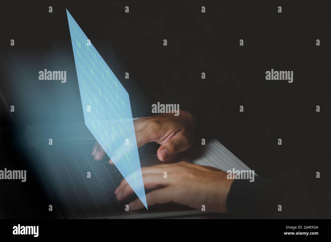 Datendiebstahl und Cybersicherheitscodes Konzept für digitale Kriminalität zum Schutz von Daten vor Hackern. Stockfoto